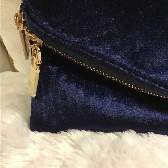 Beautiful Urban Expressions Lucy Velvet Wristlet for Women - Picture 4 of 7